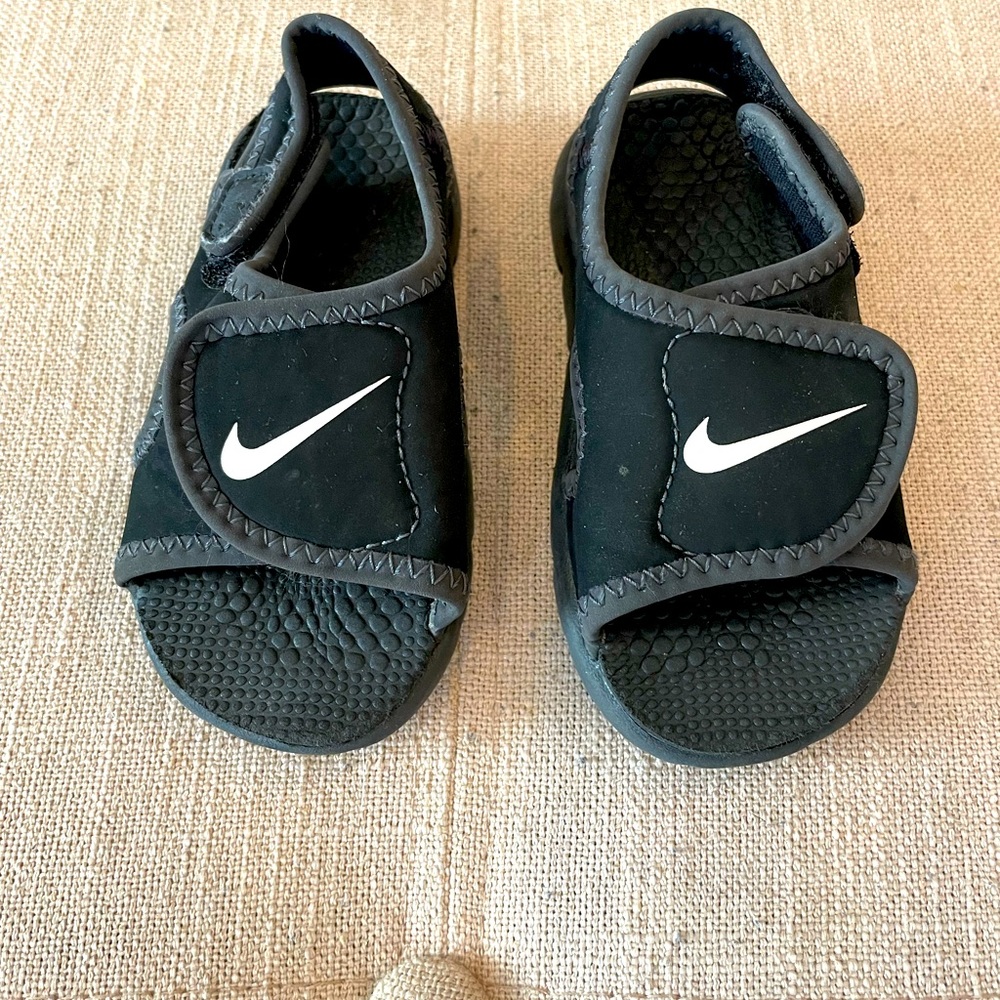 Nike Sunray. Baby/toddler Size 6C